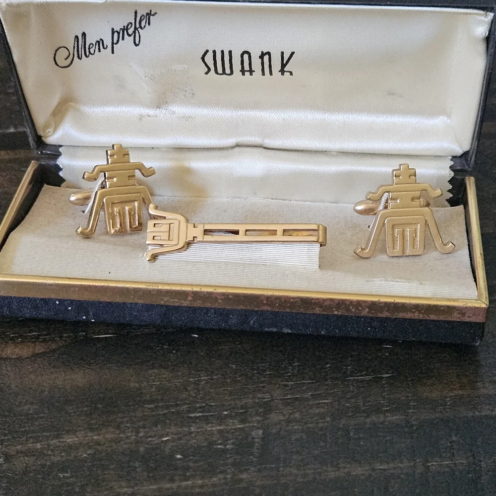 Vintage SWANK Gold Key Design Cufflinks and Tie Bar Set